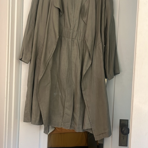 Cynthia Rowley linen trench with belt - Picture 4 of 7